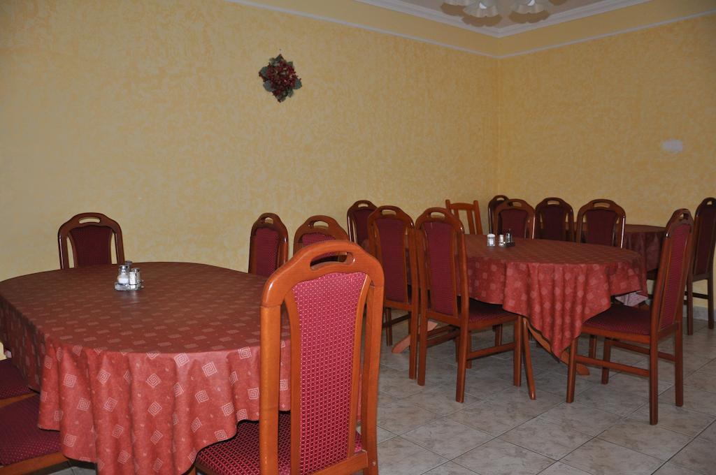 Jazmin Panzio Hotell Hajdúszoboszló Exteriör bild