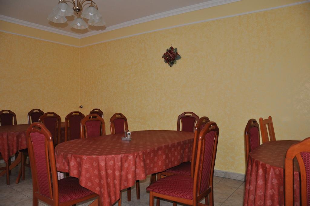 Jazmin Panzio Hotell Hajdúszoboszló Exteriör bild
